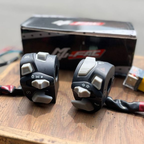 Saklar Kanan Kiri Vario 150 Holder Kanan Kiri Vario 150 Model Vietnam Set Kiri Kanan Nyala Led Merah