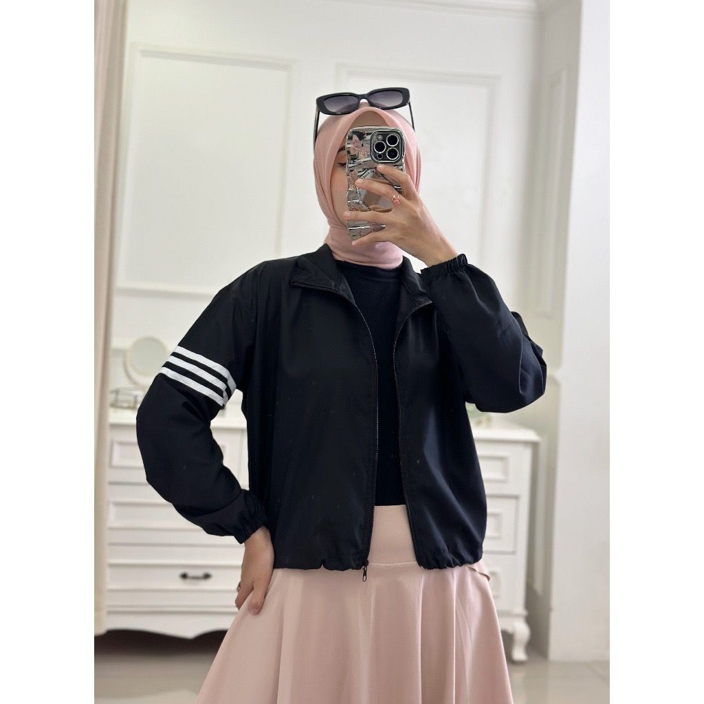 JAKET PARASUT CROP JUMBO OLAHRAGA WANITA