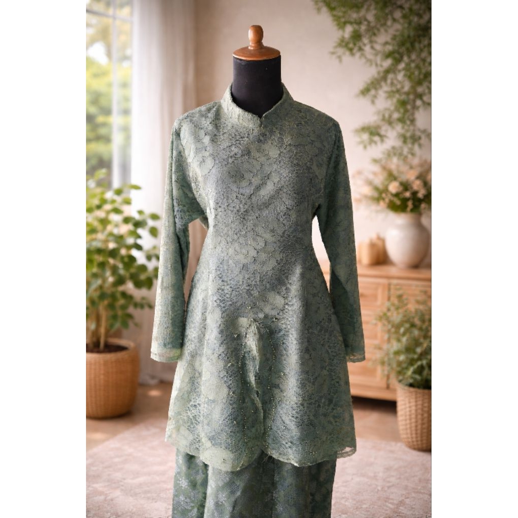 Kebaya_Wisuda_1Set
