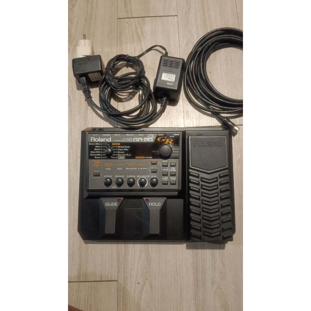 Roland GR20 synthesizer
