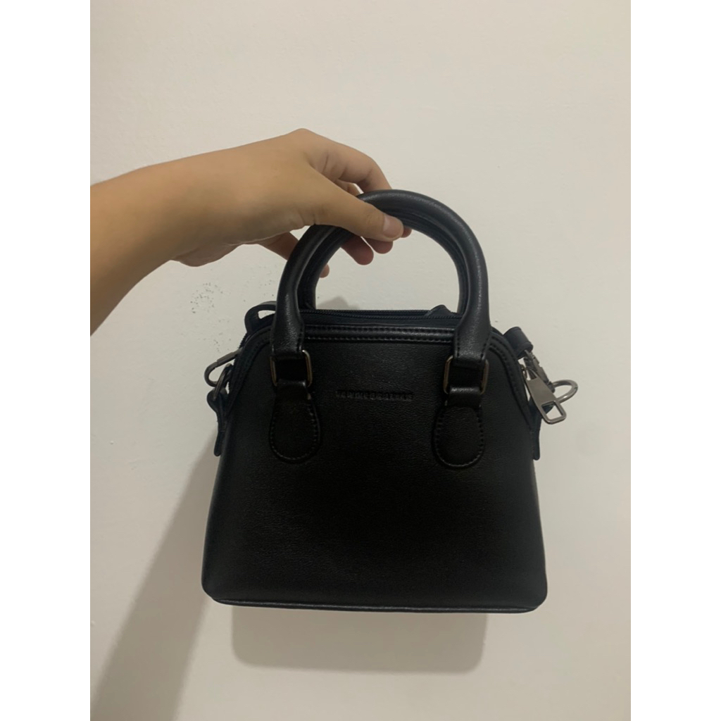 PRELOVED TAS FEMMEBRAVILE BLACK MEDIUM