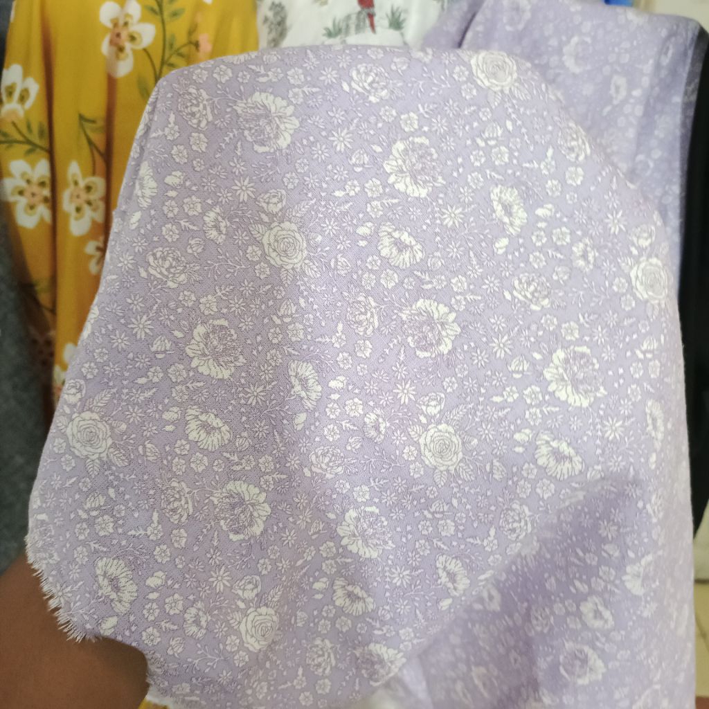Kain katun linen premium - kain cotton linen motif bunga mawar - kain katun import garmen - kain kat