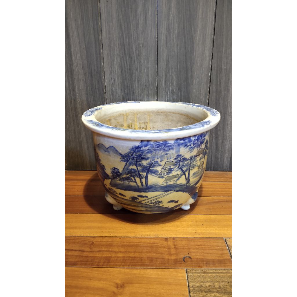 POT PORSELEN JEPANG BIRU PUTIH