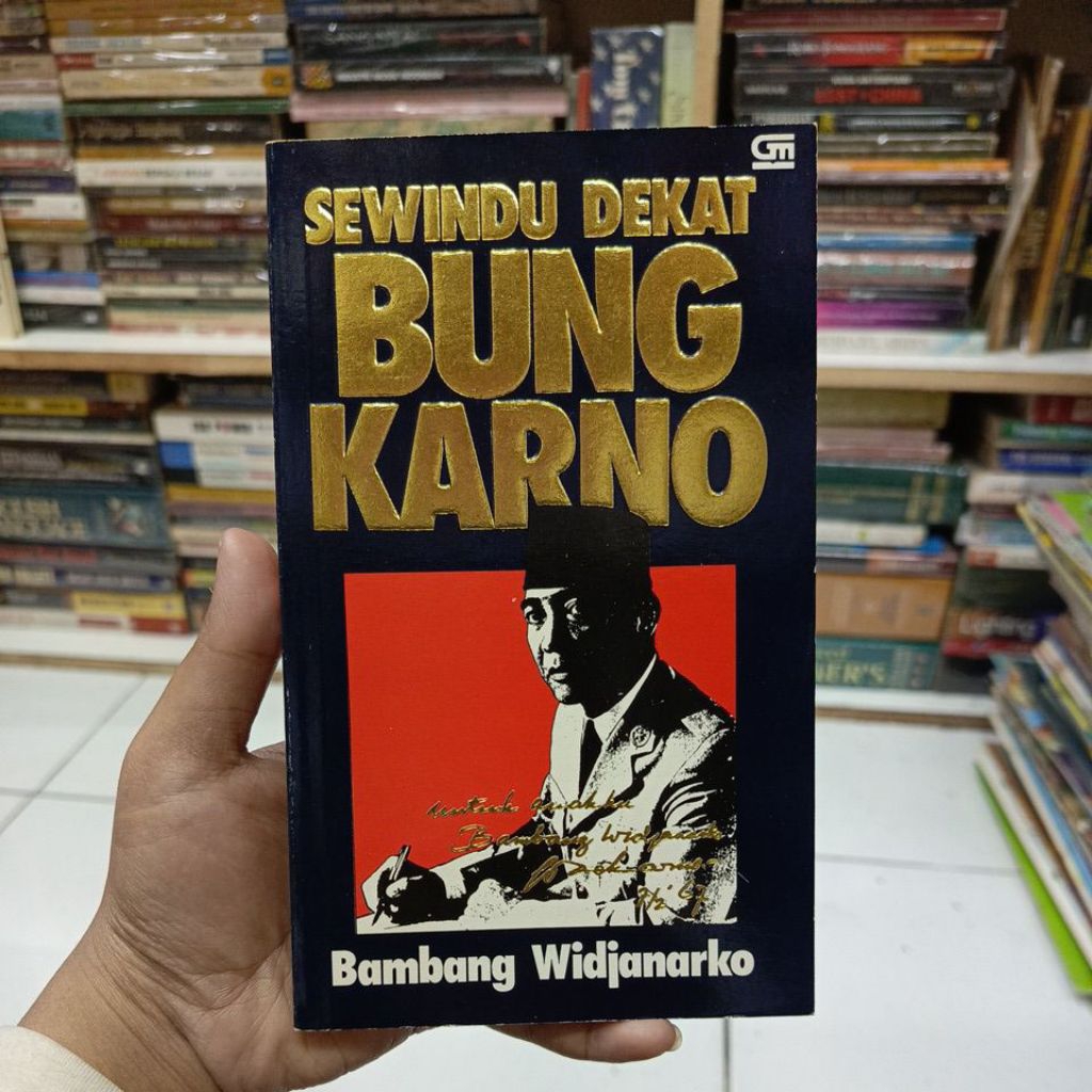 Buku Sewindu Dekat BUNG KARNO