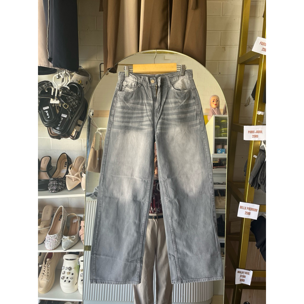 baggy jeans abu whiskers