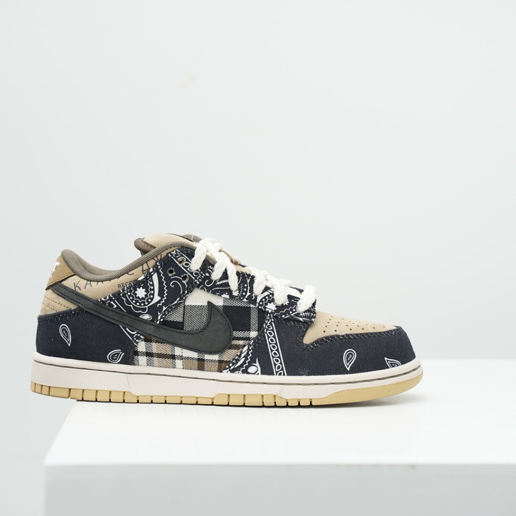 Travis Scott x NK SB Dunk Low