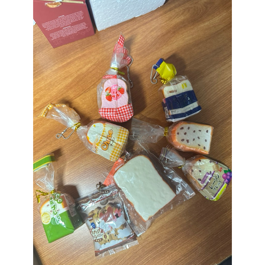 Trinkets squishy bread (baca deskripsi)