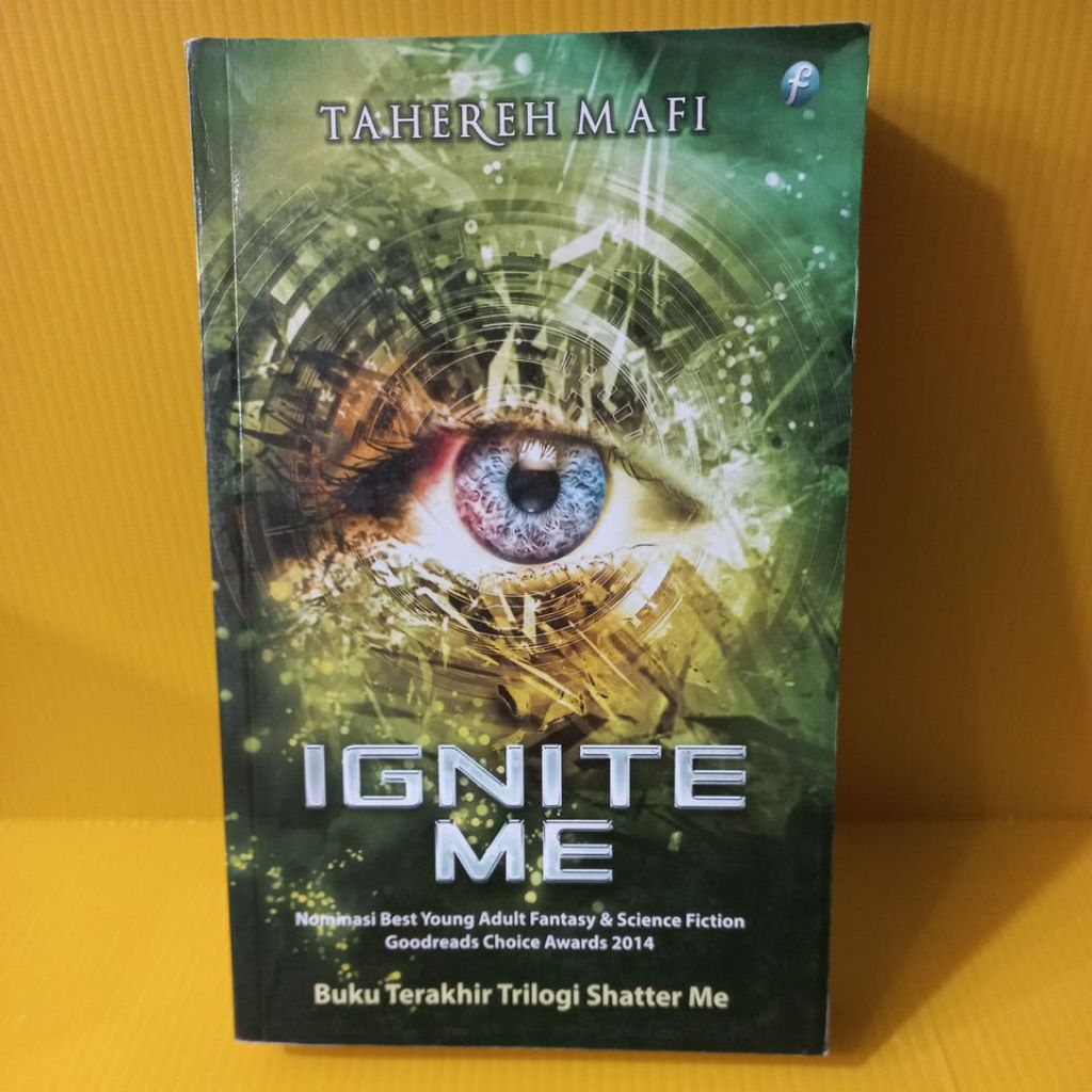 Buku Novel Ignite me ( Second )