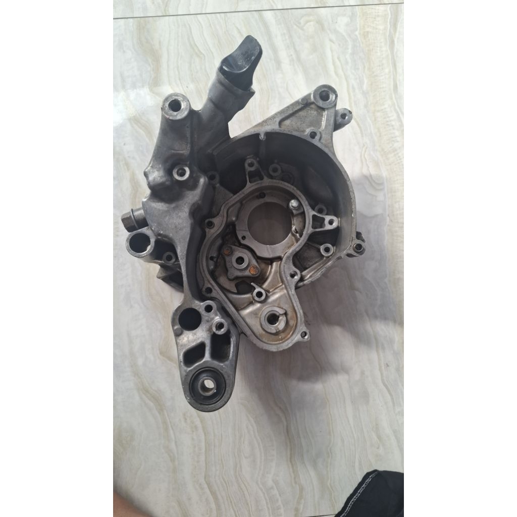 Blok mesin crankcase krenakes kalter kanan bak oli honda vario 110 karbu, Vario 110 karbu techno