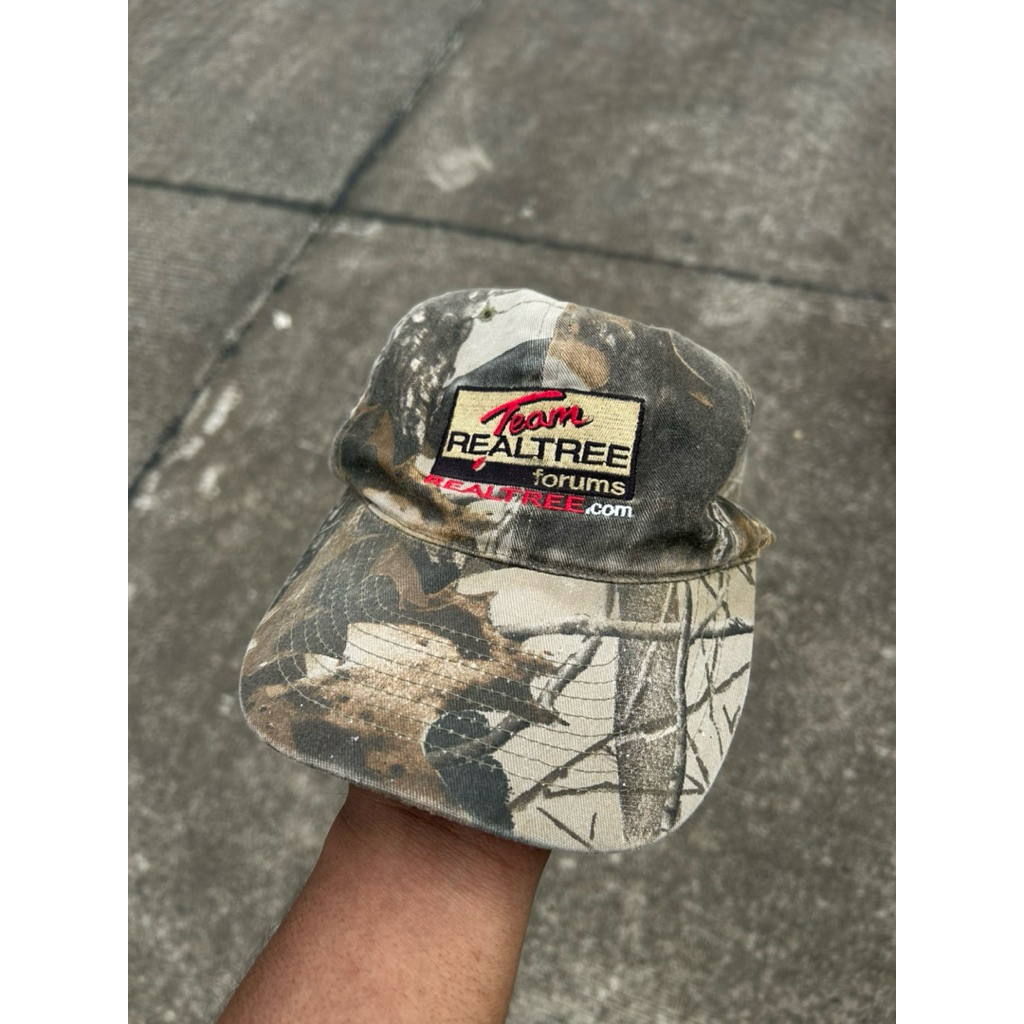 Topi realtre/hutan