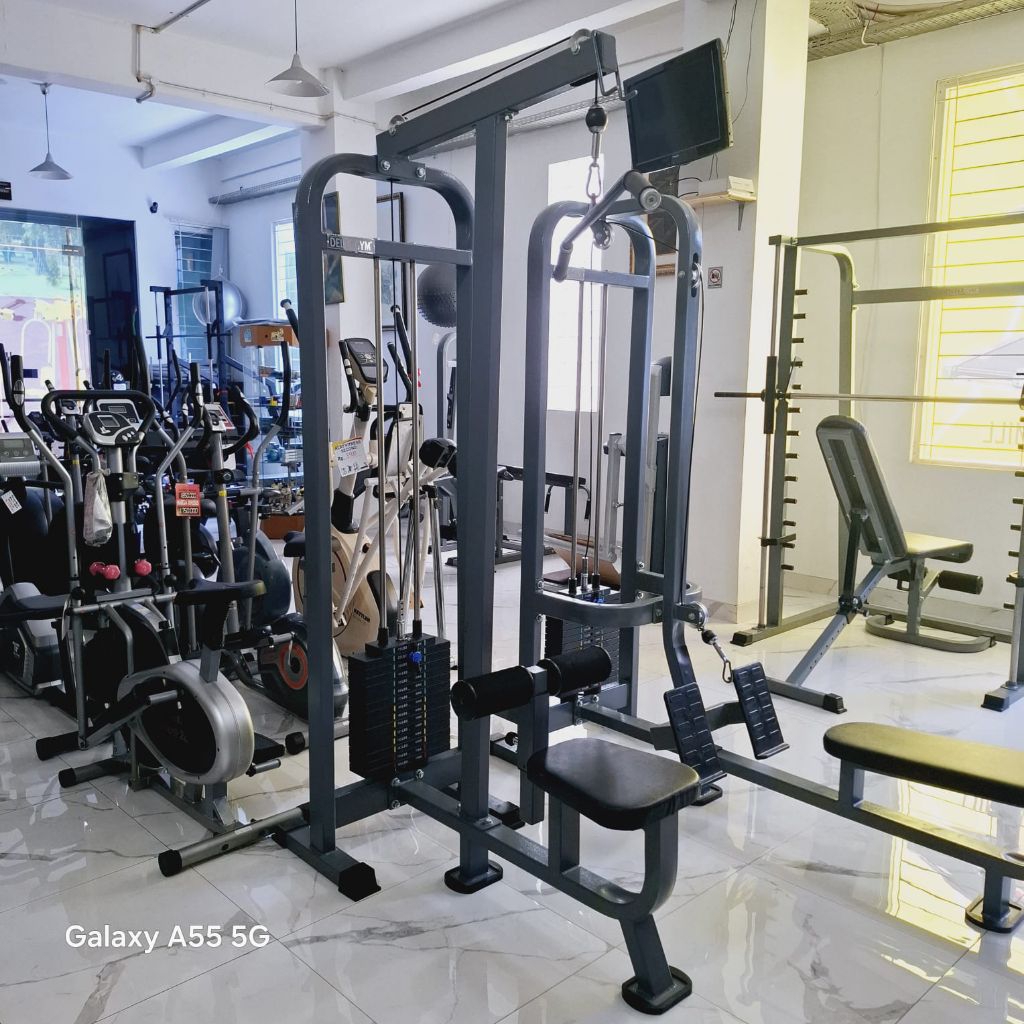Lat Pull Down Machine Deltagym - Ex Display