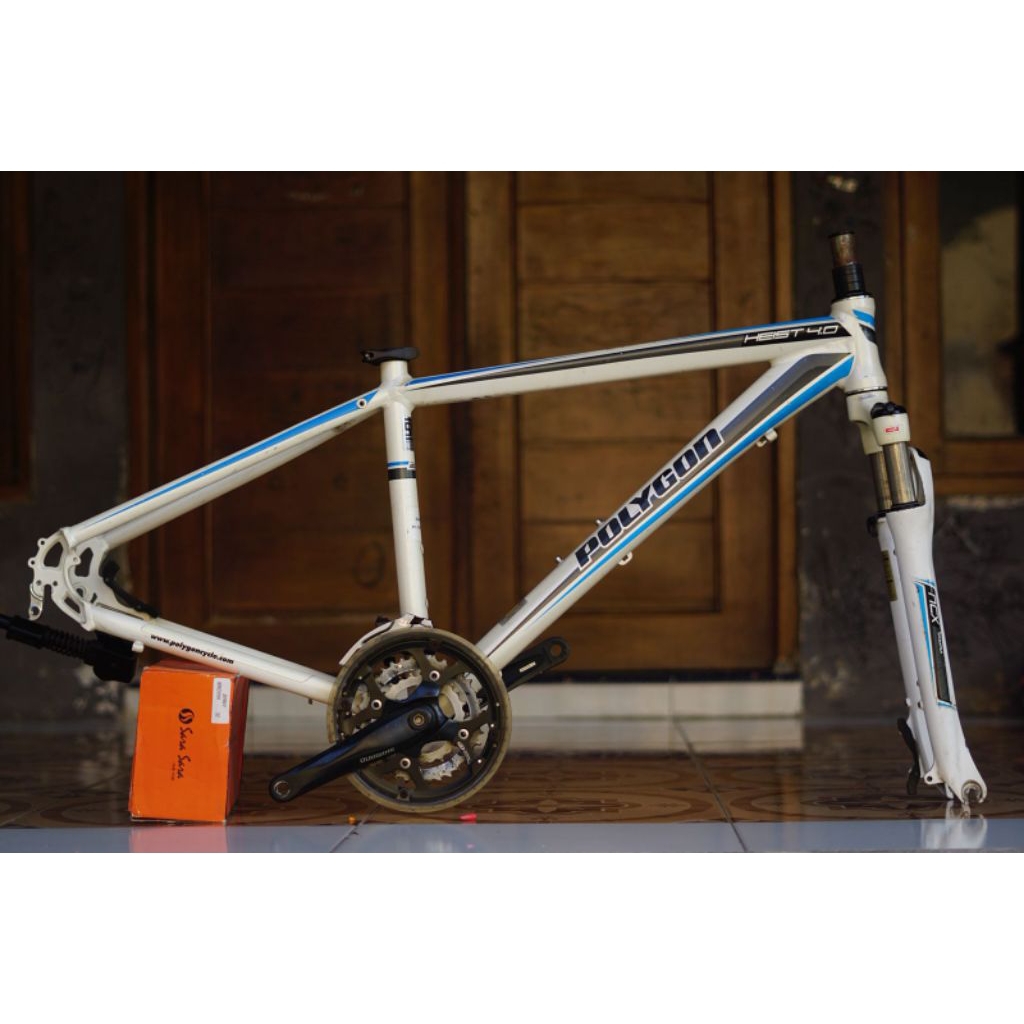 Frame set Polygon Heist 4.0 roda 700c Disc Alloy komplit ada minus
