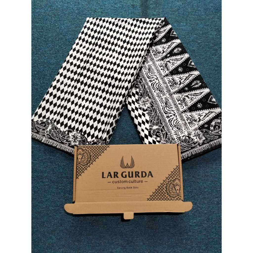 KL155 Lar Gurda Kelengan Series Motif Wajik Hitam, Sarung Batik Tradisonal Eksklusif