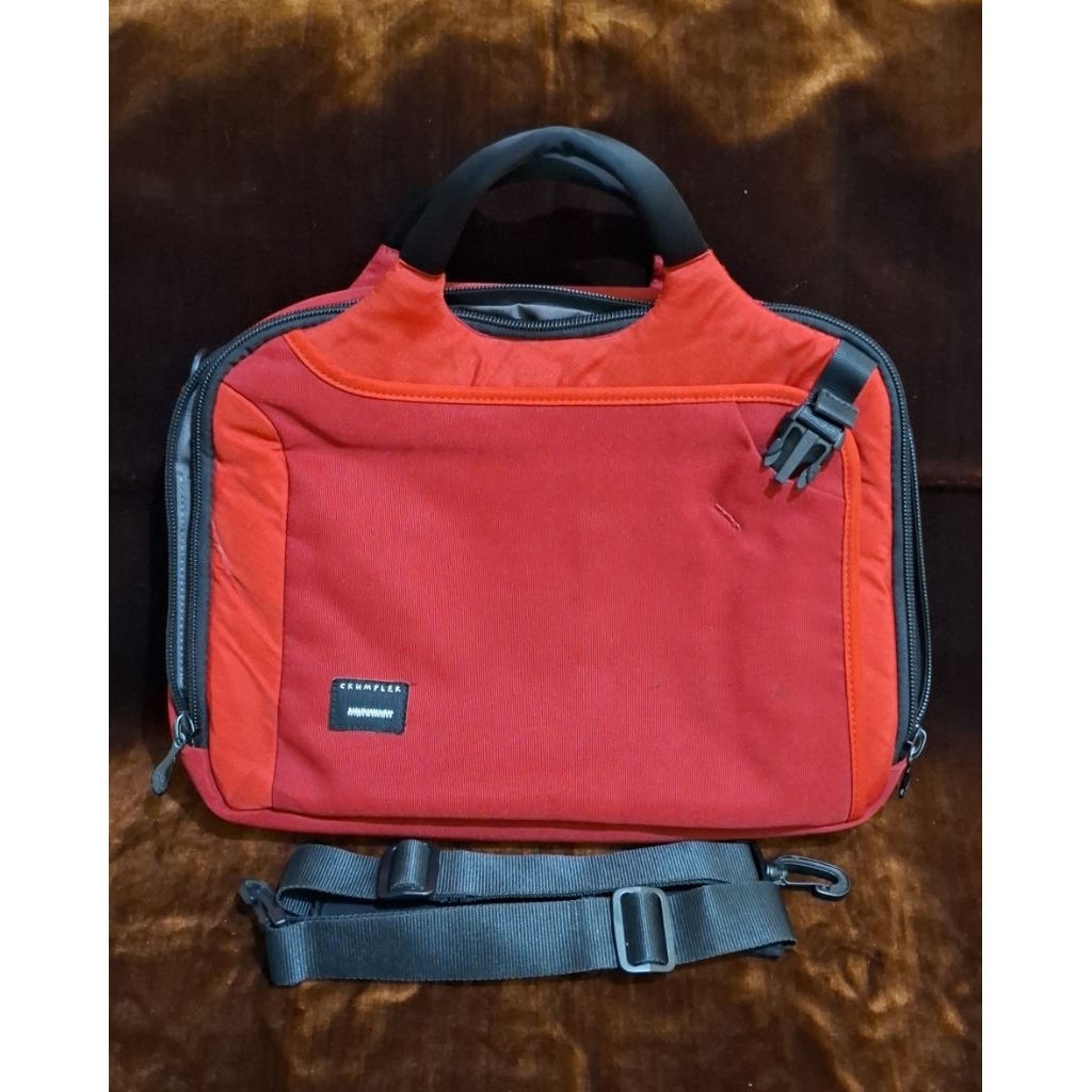 TAS LAPTOP - CRUMPLER DRY RED NO. 7