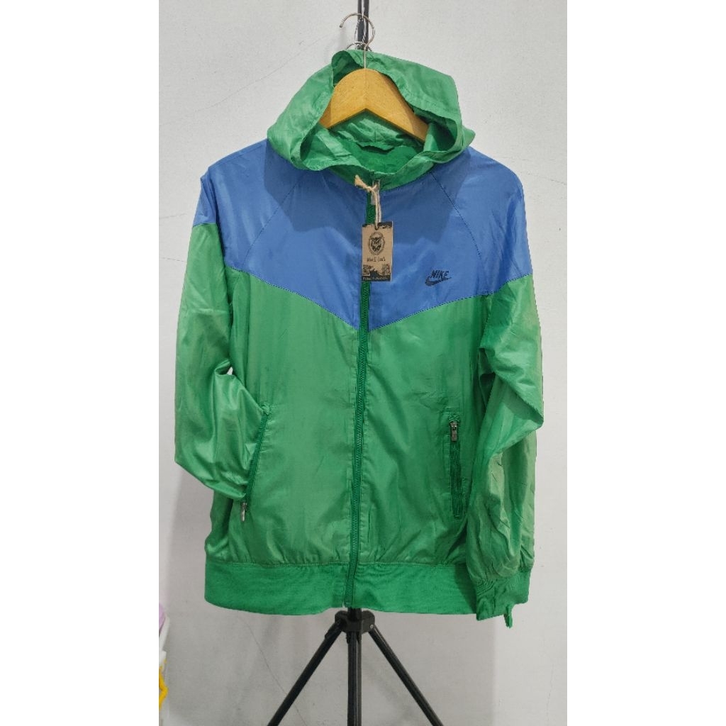 Jaket Oudtoor Winbreaker Nike 2 Warna