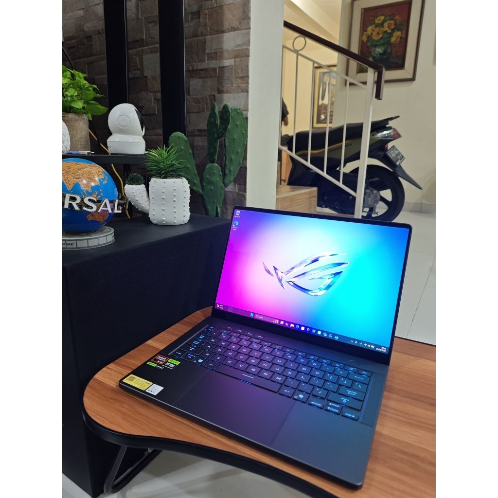 Laptop Asus Zephyrus G14 GA403WM RTX5060 Ryzen AI 9 HX