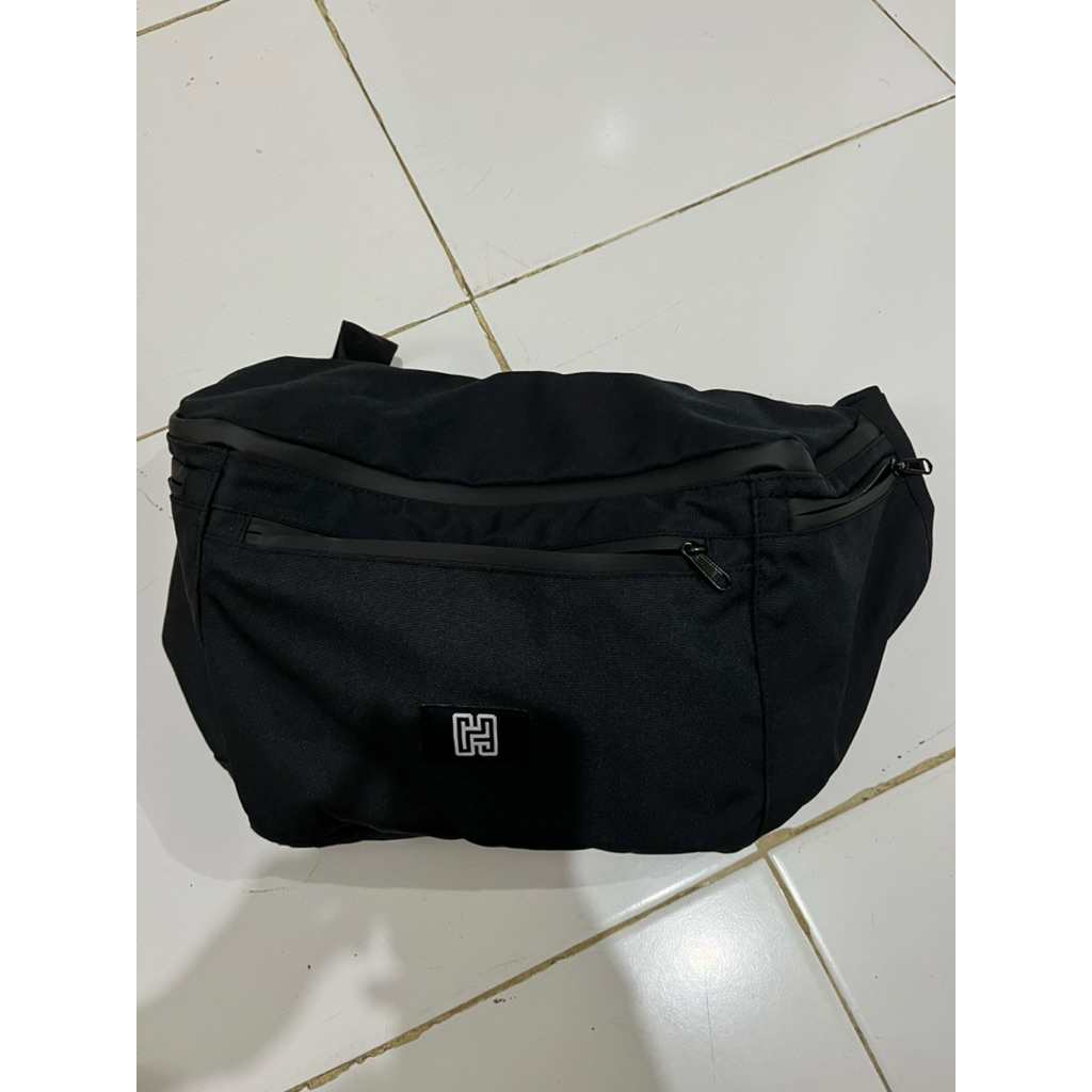 HARLOTH - Wagen Series Waistbag / Sling Bag Waterproof HITAM