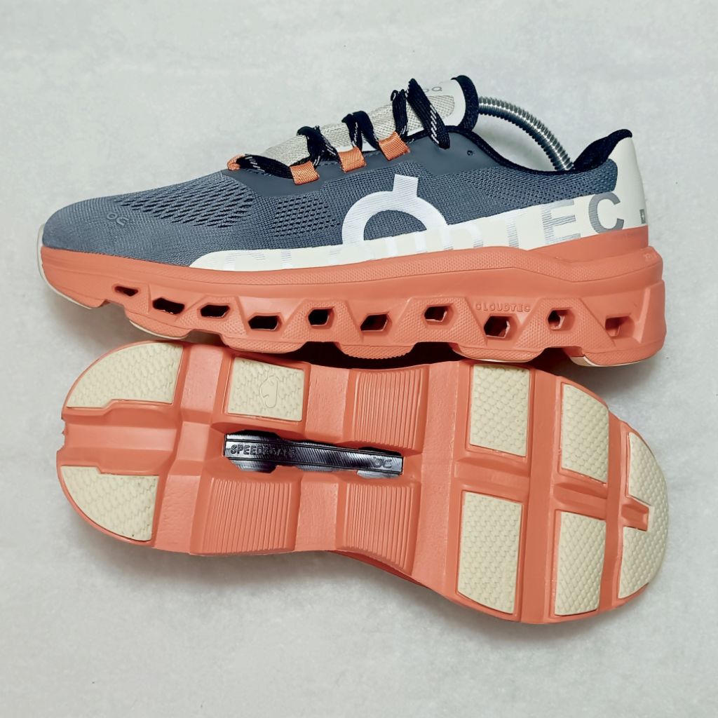 OC , ON CLOUD Running Shoes
