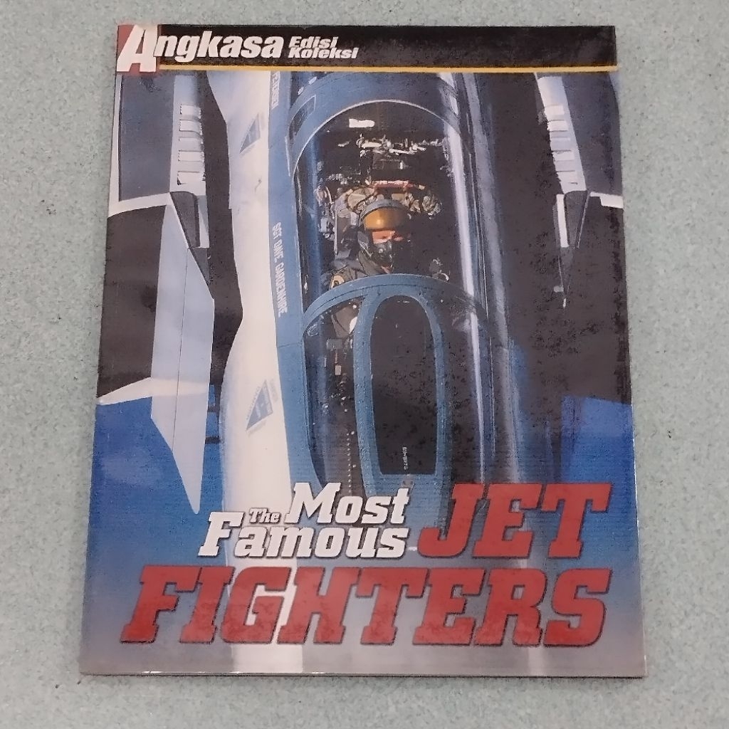 MAJALAH SERI KOLEKSI ANGKASA/COMMANDO