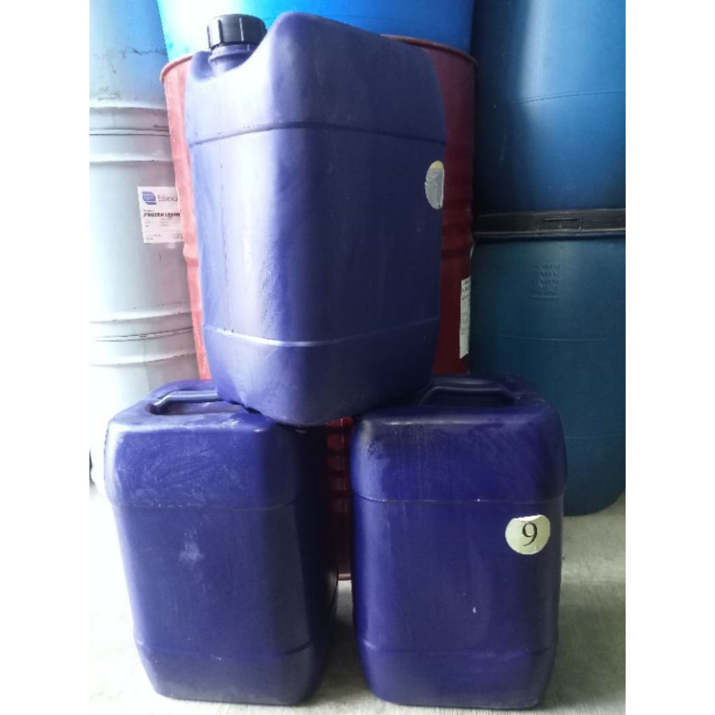 jerigen 20liter kotak panjang biru tua . bahan tebal hdpe bersih siap pake