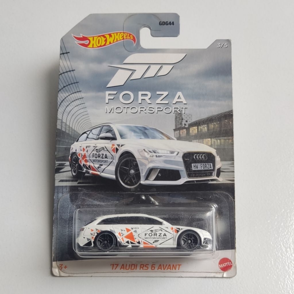 Hot Wheels Seri 2020 Forza 17 Audi RS 6 Avant Putih - HW SERIES