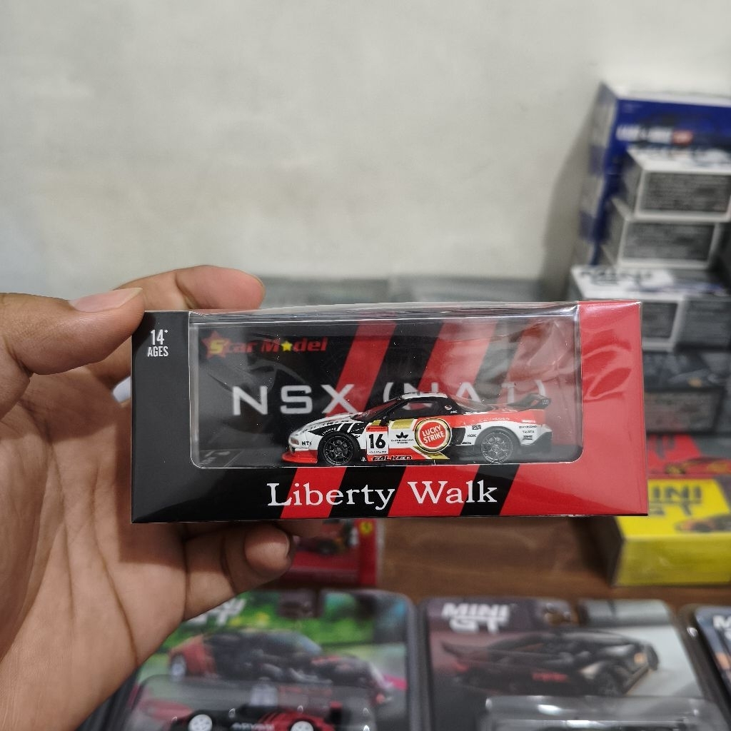 Starmodel LBWK Honda NSX NA1 "Lucky Strike"