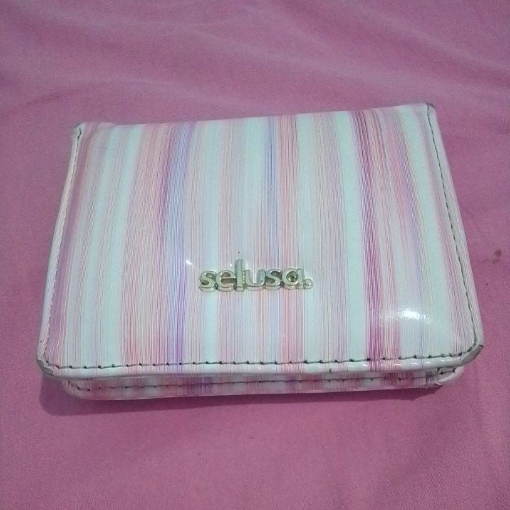 dompet selusa