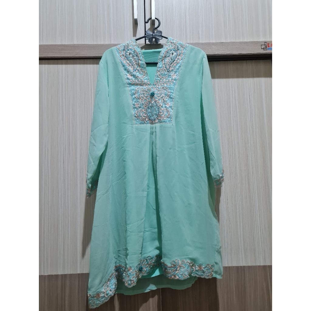 Preloved Tunik Kebaya Payet Hijau Muda