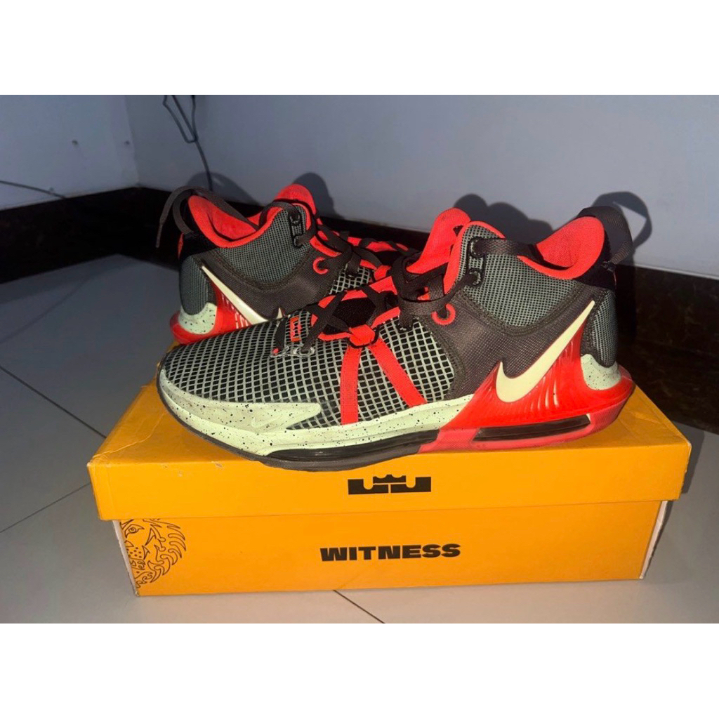 Preloved Nike Lebron Witness VII EP Sepatu Basket