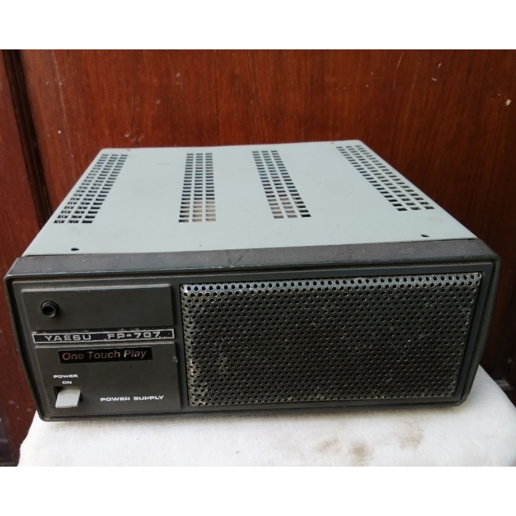 Yaesu FP-707 DC Power Supply