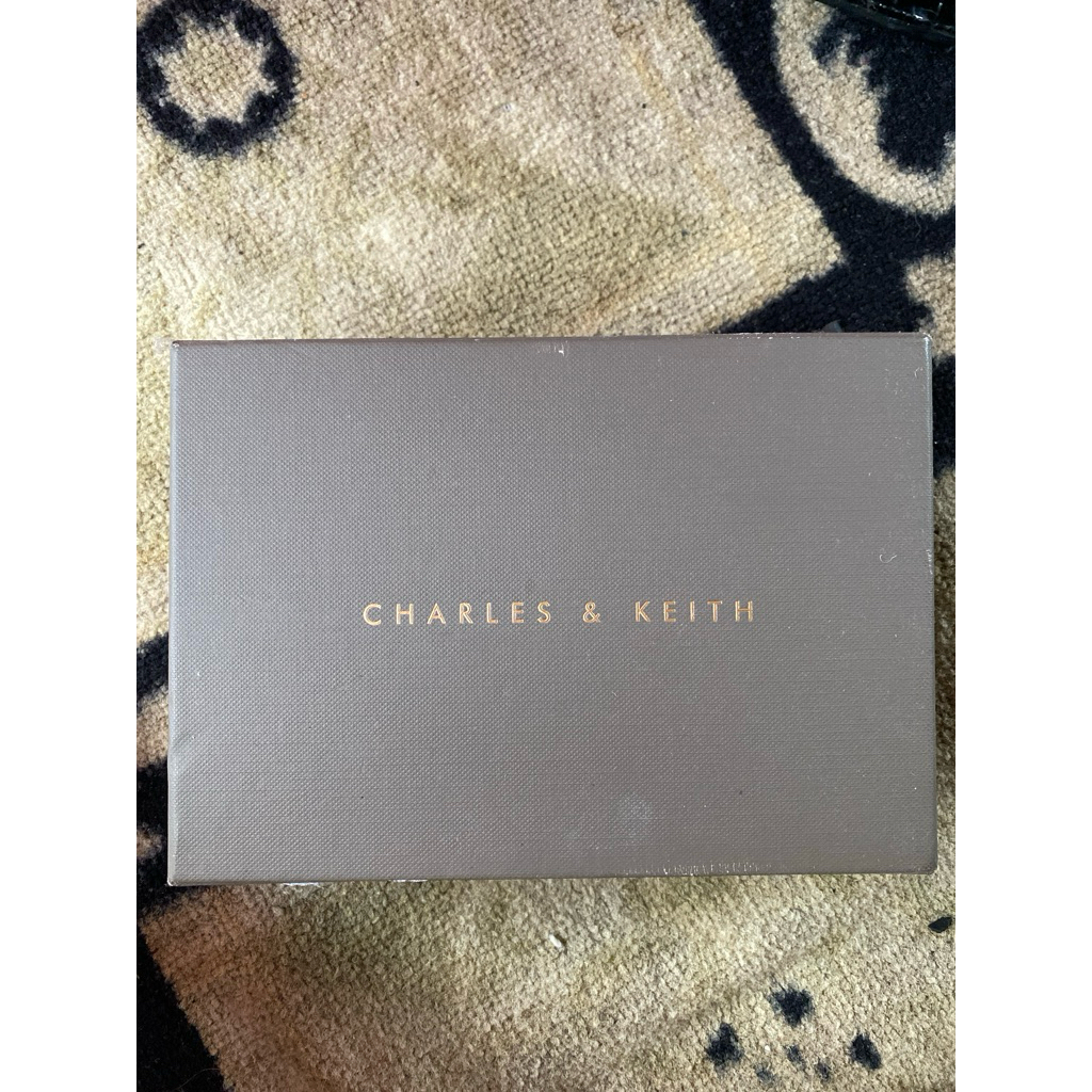 preloved dompet charles and keith original