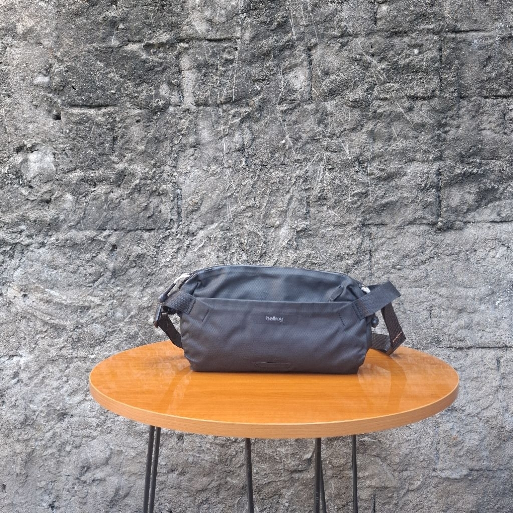 Bellroy Lite Sling Black Shadow