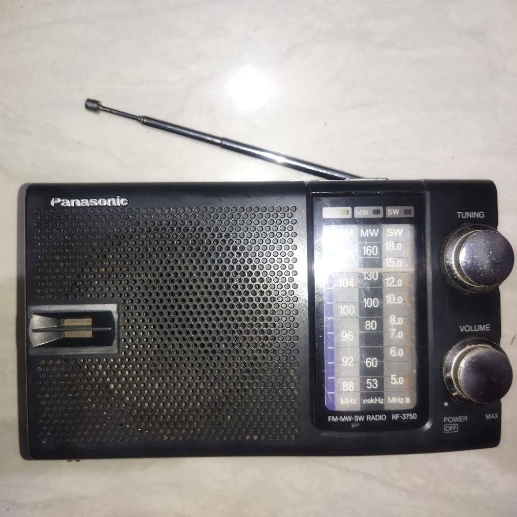 Radio jadul panasonic FM/MW/SW bekas normal