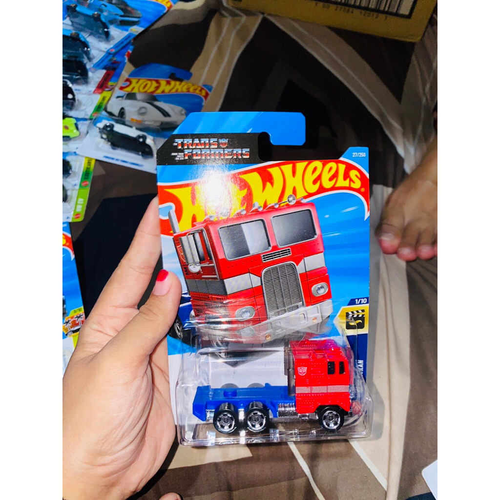 Hotwheels OPTIMUS PRIME