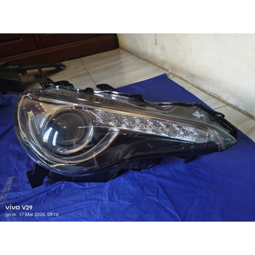 HEADLAMP LAMPU DEPAN TOYOTA GT FT 86 KANAN