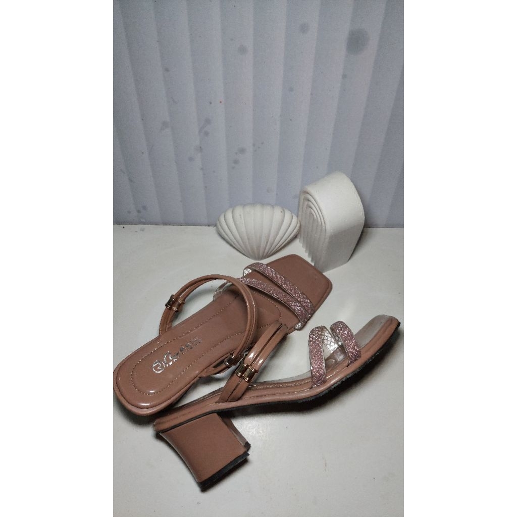 Preloved sandal wanita heels