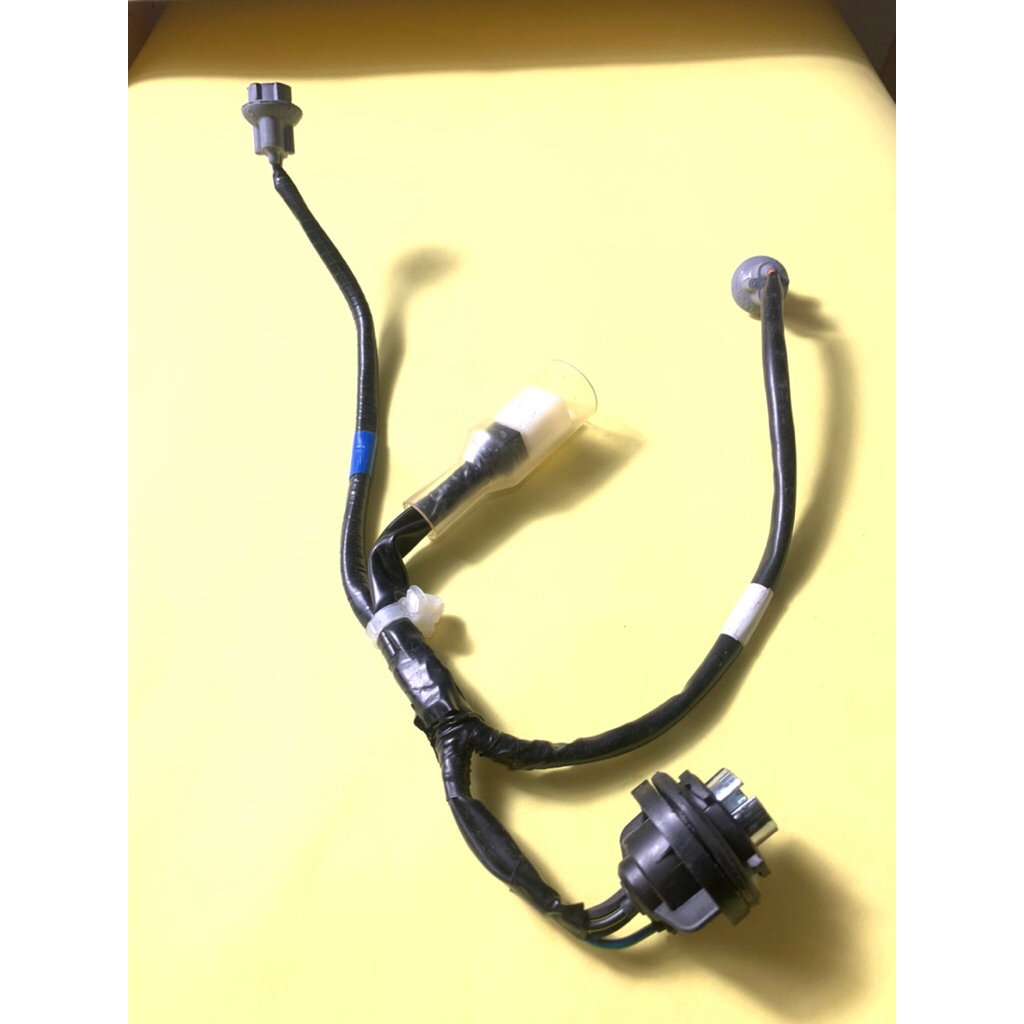Soket socket fiting lampu stop belakang Honda genio Beat new