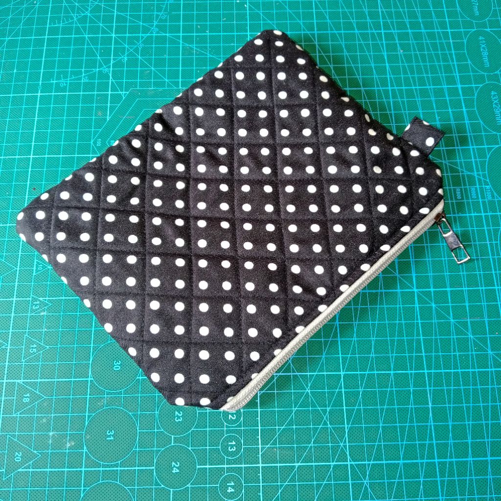 Pouch ||  Pouch Kosmetik/ make up   || Tas Make up || Tas ponsel || Dompet tangan  || Dompet kecil K