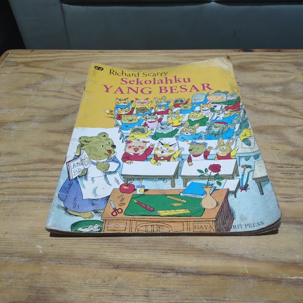 Buku Sekolahku Yang Besar
