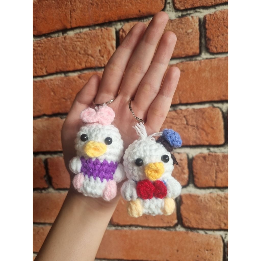 Gantungan Kunci Rajut Donald Duck
