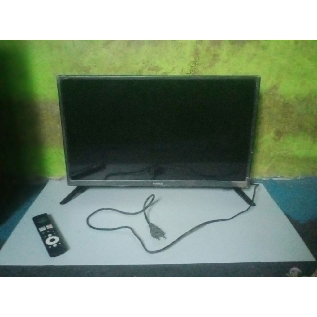 TV LED 24 inch, COOCAA DIGITAL Minus Garis