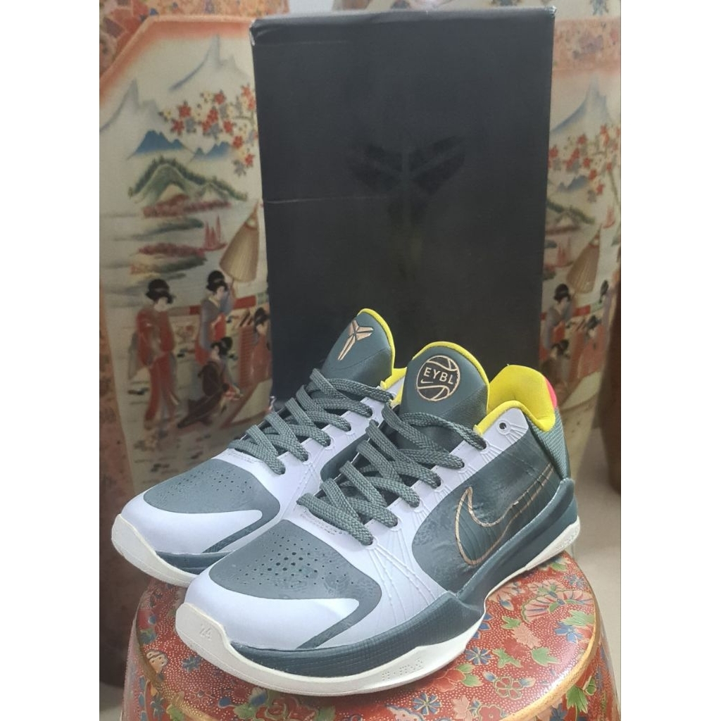 Kobe 5 Protro EYBL Size 42
