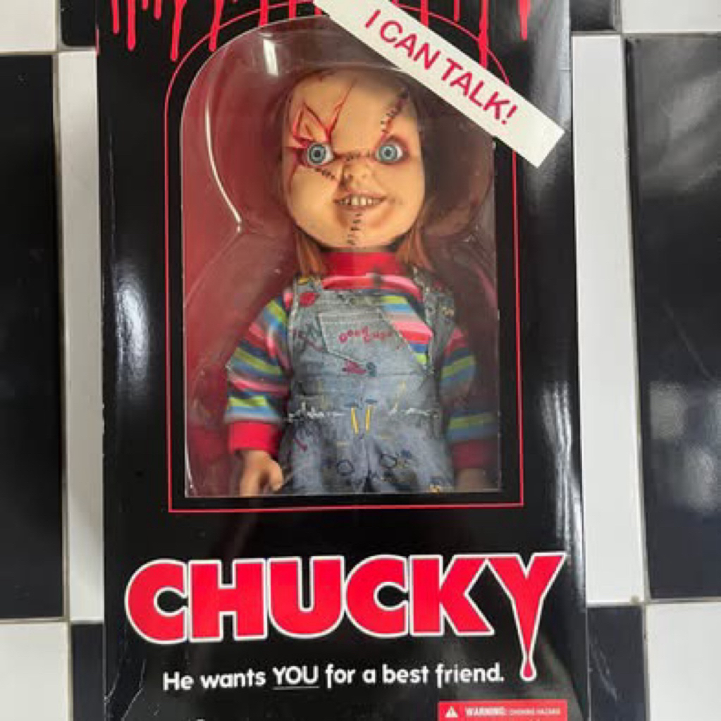 action figures Chucky by Mezco (ada suara + pakai batre)