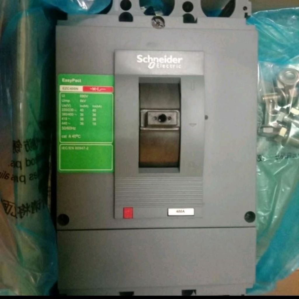 mccb ezc 400n 3pol 300A..350A..400A Schneider