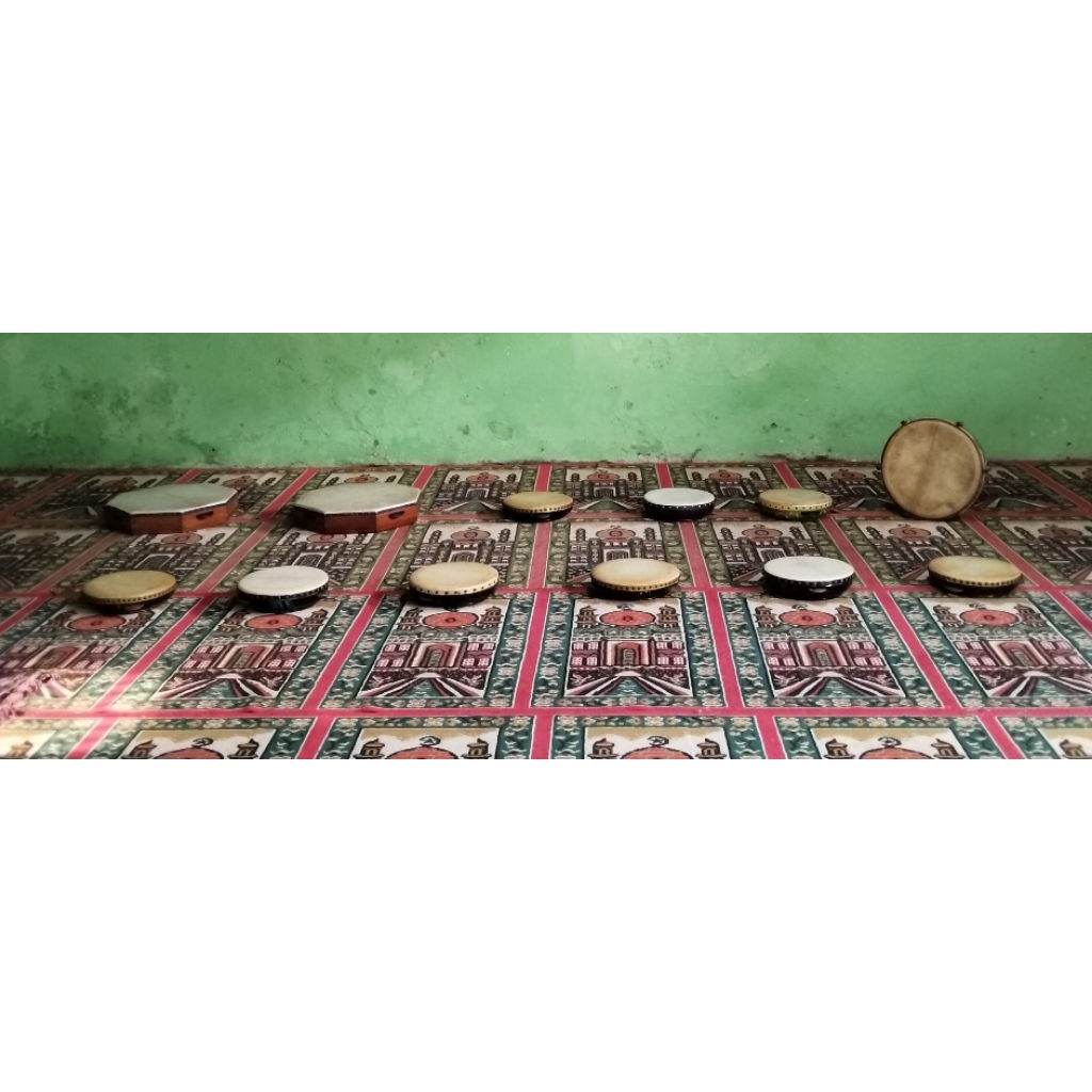 Satu Set Hadroh