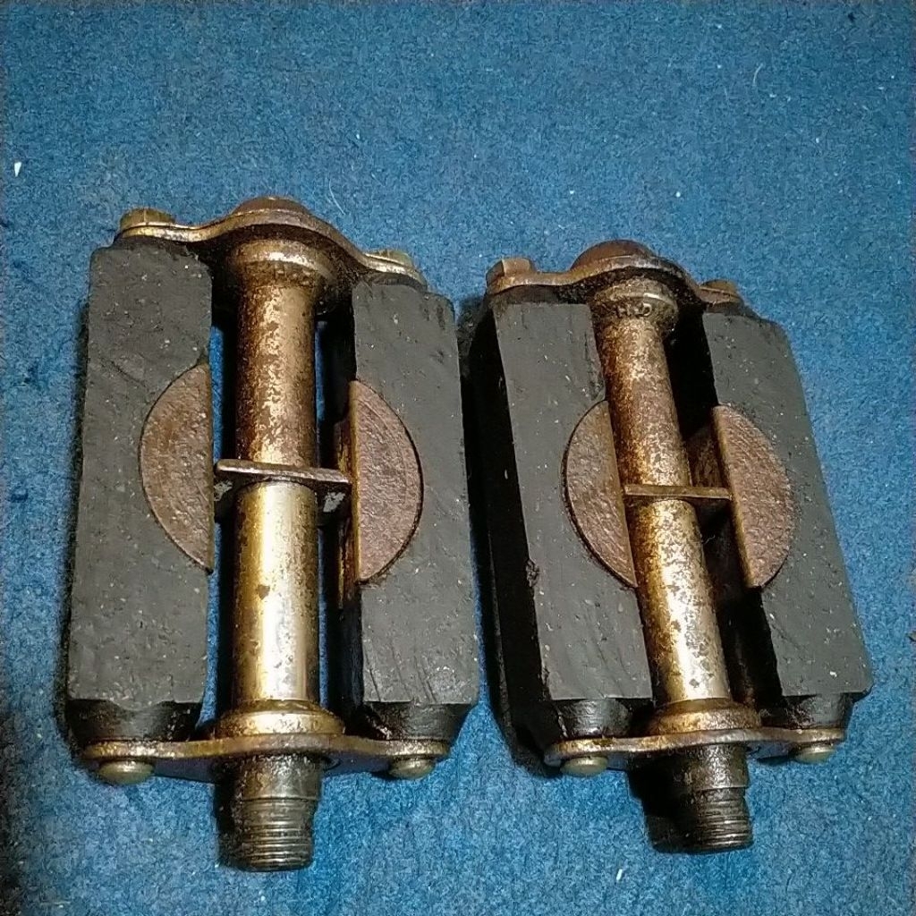 pedal sepeda onthel tua