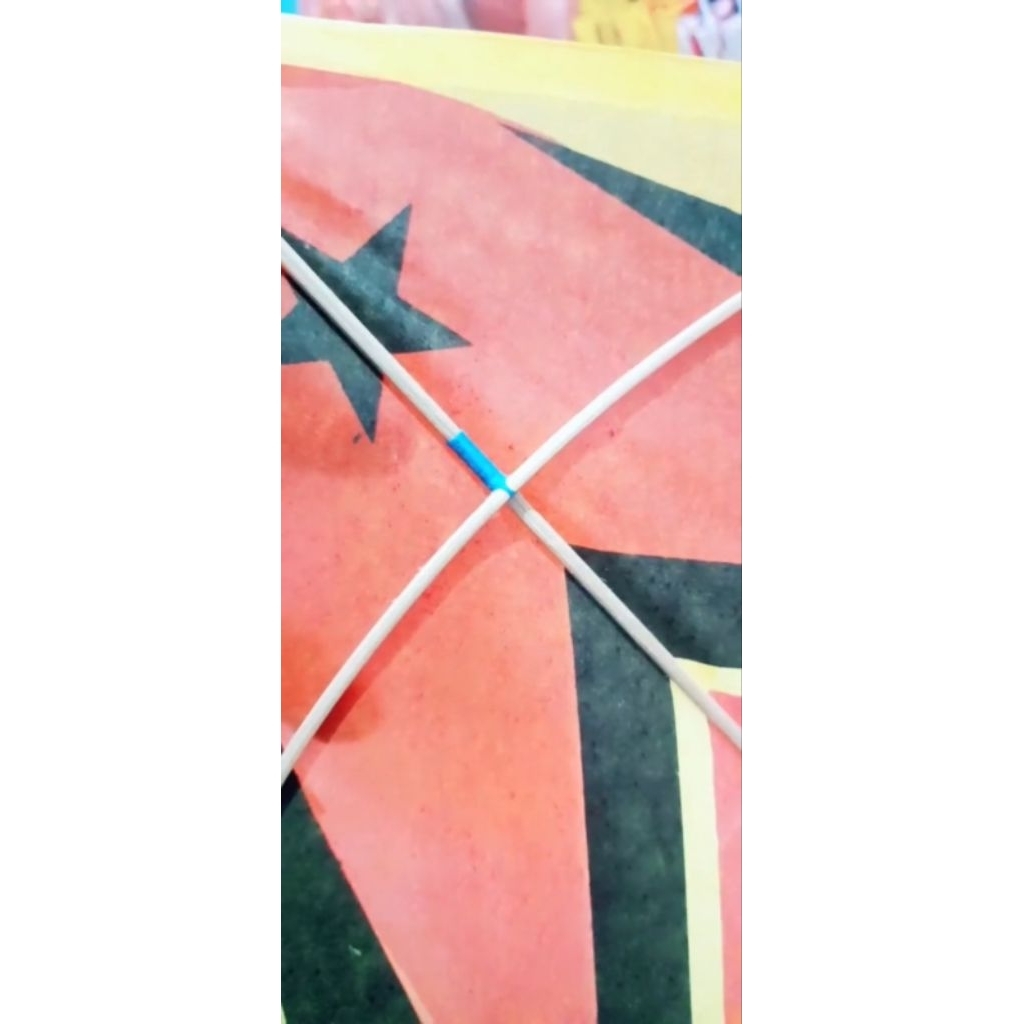 Layangan Pamungkas  Sukhoi Lilitan 100 PCS - 2 Warna, Motif Acak