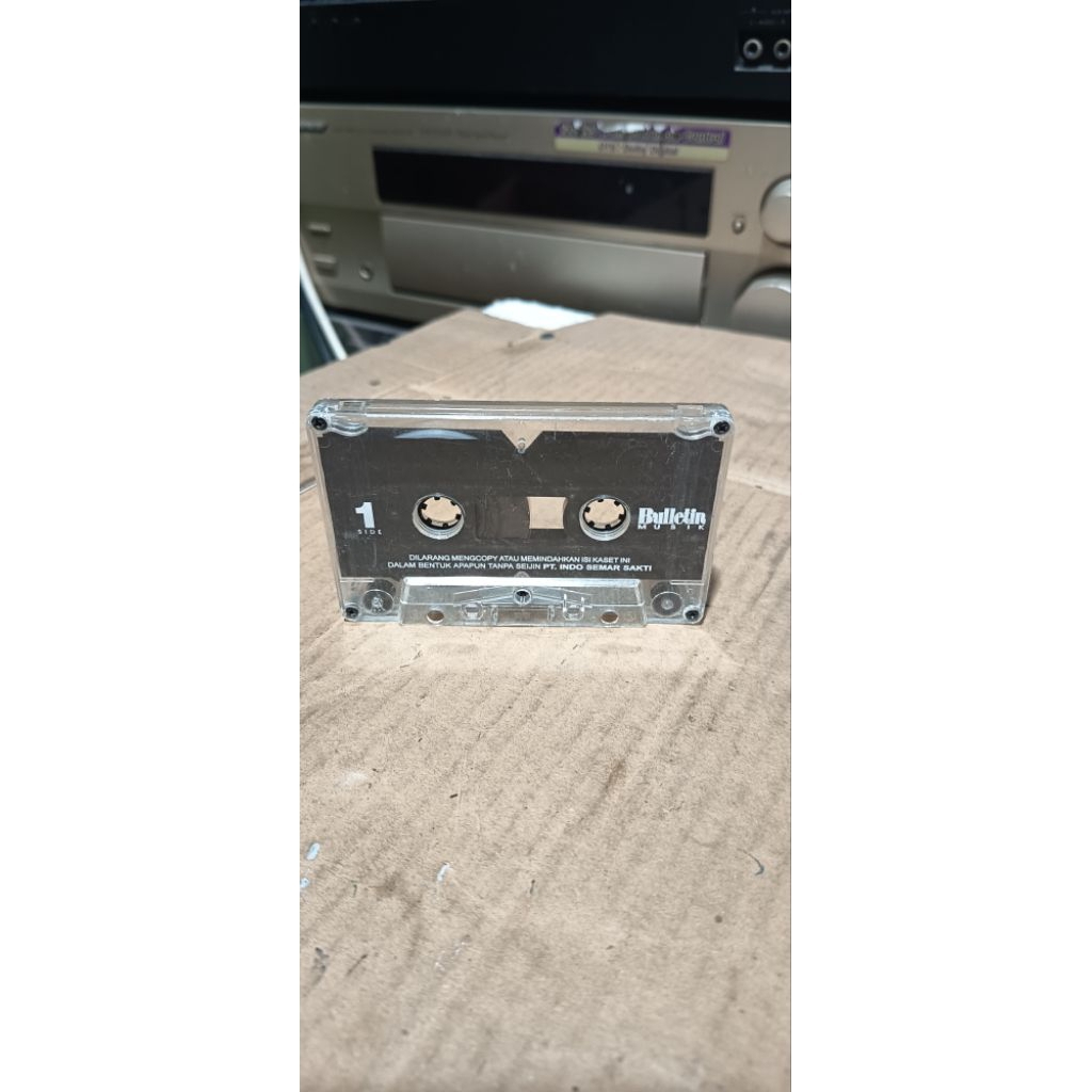 kaset pita Naif - Posessif