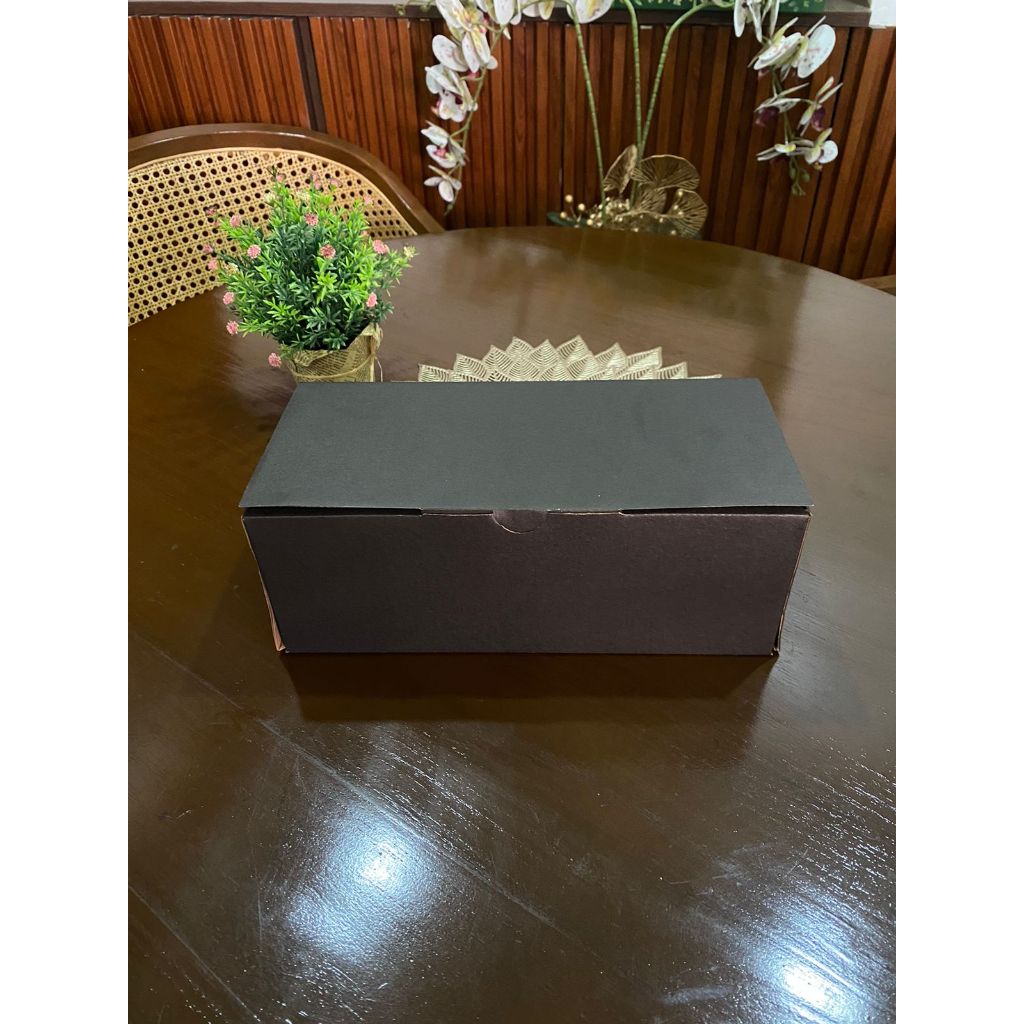 INNER_BOX_SEPATU_POLOSAN_HITAM_VANS