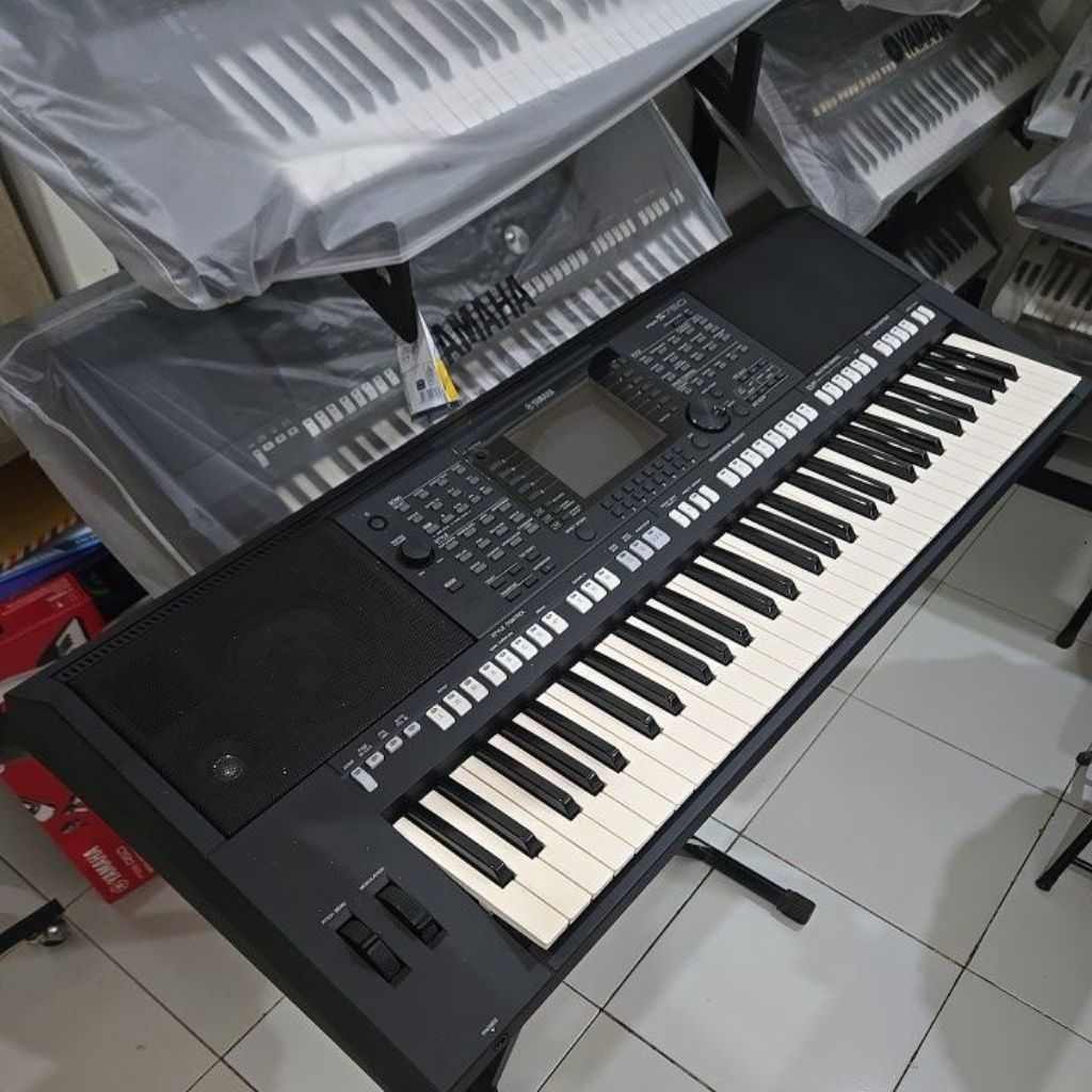YAMAHA PSR S750 Keyboard Organ Tunggal Second Like New Mulus Rumahan